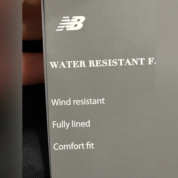 New Balance Men's Black and White Windbreaker - Picture 13 of 13